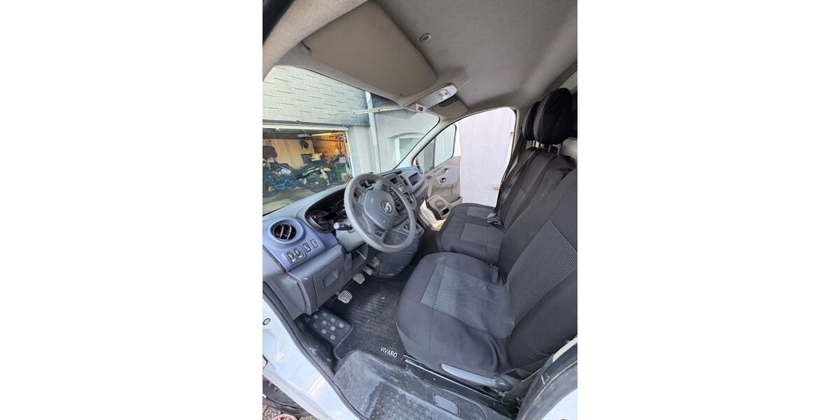 Opel Vivaro 124.000 km 9.600 &euro; Wermelskirchen 42929