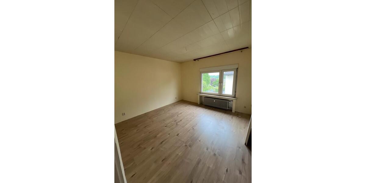 Etagenwohnung Solingen Höhscheid - 4 Zimmer, 90 m&sup2;, 1.000&euro; | Angebot:26461445