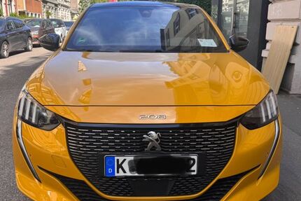 Peugeot 208 69.000 km 17.900 &euro; Köln 50733