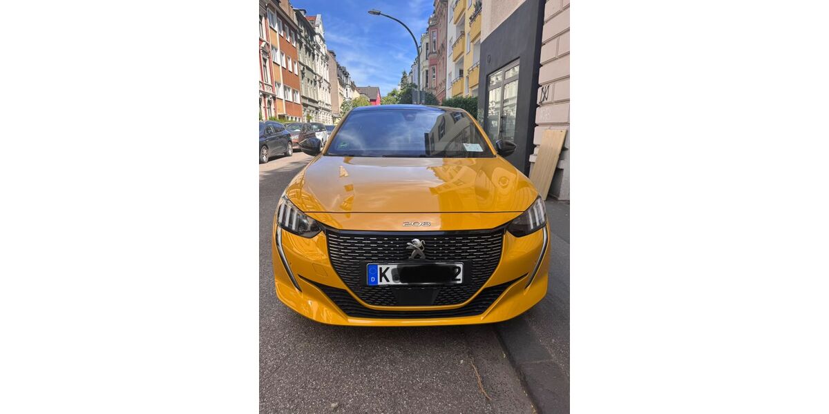 Peugeot 208 69.000 km 17.900 &euro; Köln 50733