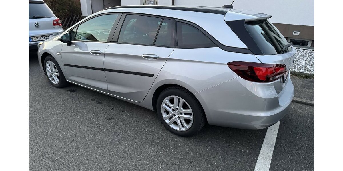 Opel Astra Klima Navi Temp CarPlay 1.Hd 37.000 km !!! 37.000 km 12.750 &euro; Erftstadt 50374