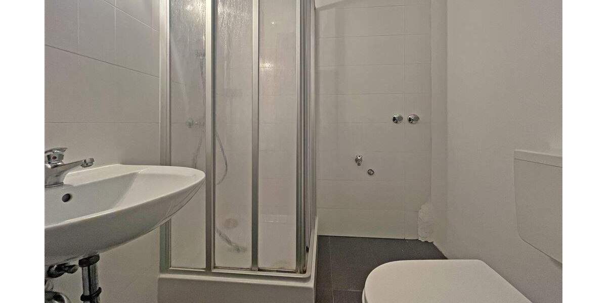 Immobilien Richter: Preissenkung! Großzügige Gewerbeeinheit in Garath ideal für Kita oder Sportstudio 5 zimmer