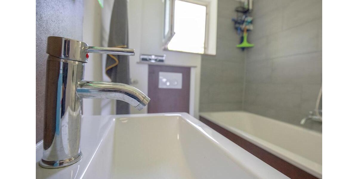 Vollmöblierte 2-Zimmer-Wohnung mit Balkon in zentraler Lage von Neuss-Furth 2 zimmer