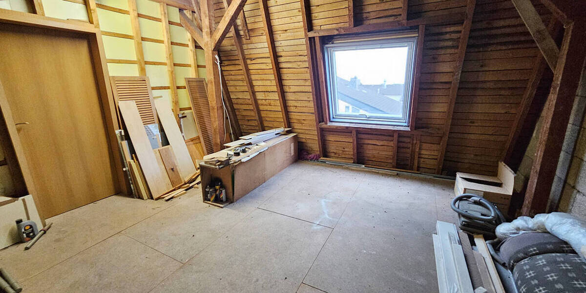 Gut vermietete 2-Zimmer-Dachgeschosswohnung mit Balkon u. Garage im Herzen von Burscheid 2 zimmer