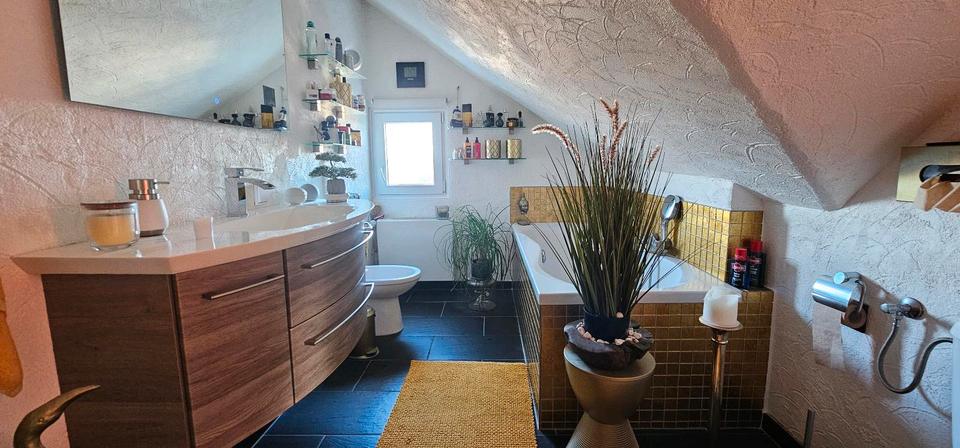 Dachgeschoßwohnung Remscheid Lüttringhausen - 3 Zimmer, 86 m&sup2;, 189.000&euro; | Angebot:24746271