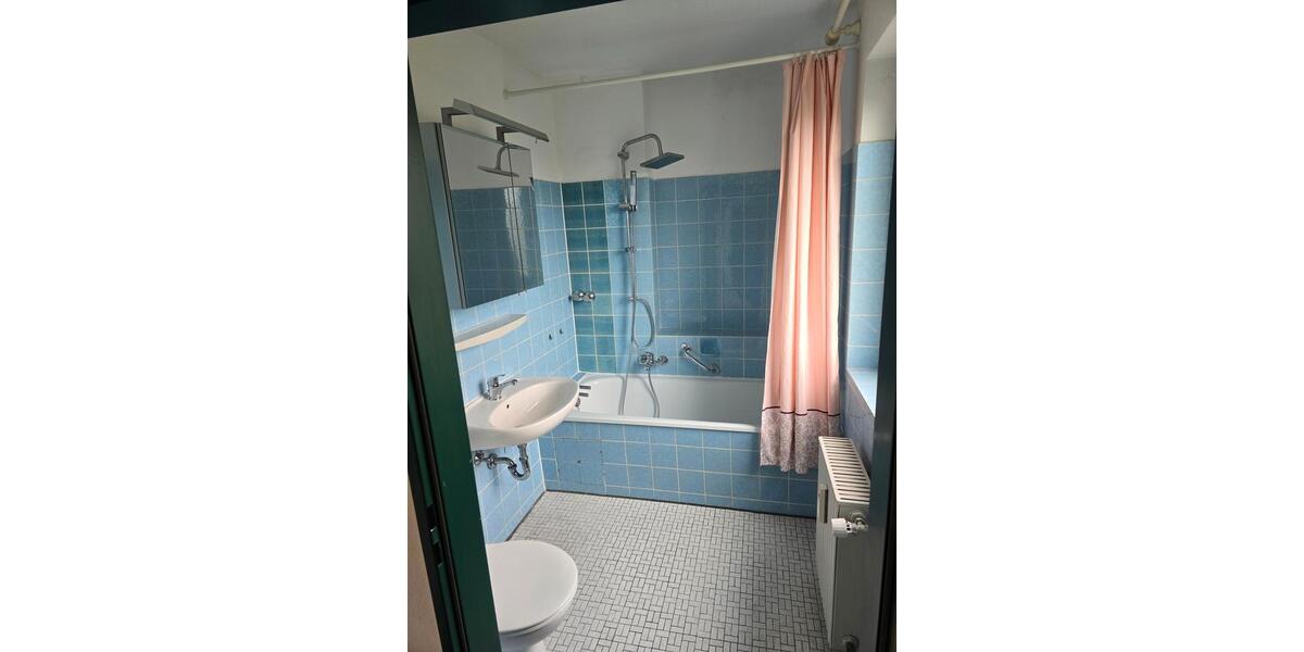 Etagenwohnung Solingen Wald - 1 Zimmer, 43 m&sup2;, 236&euro; | Angebot:25079614