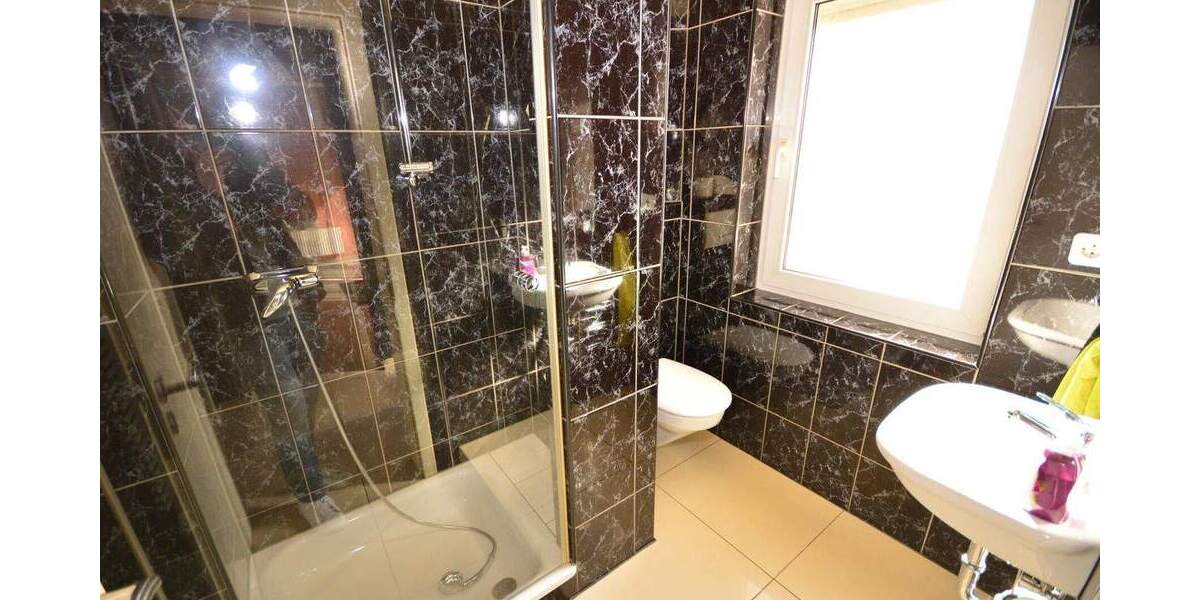 Wohn- und Geschäftshaus in zentraler Lage von Wesseling (bezugsfrei) 4 zimmer