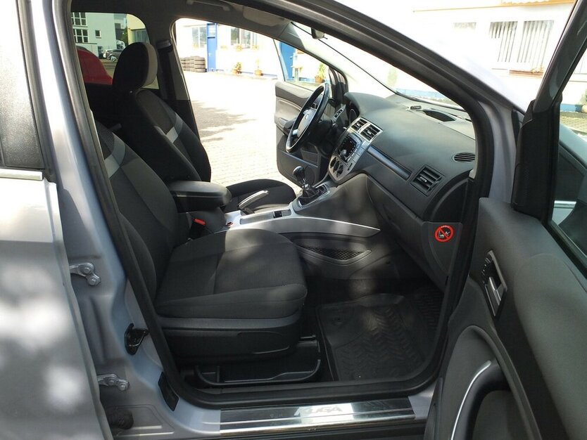 Ford Kuga CHAMPIONS EDITION 4x4 AHK SPORT 188.211 km 6.408 € Köln 50858