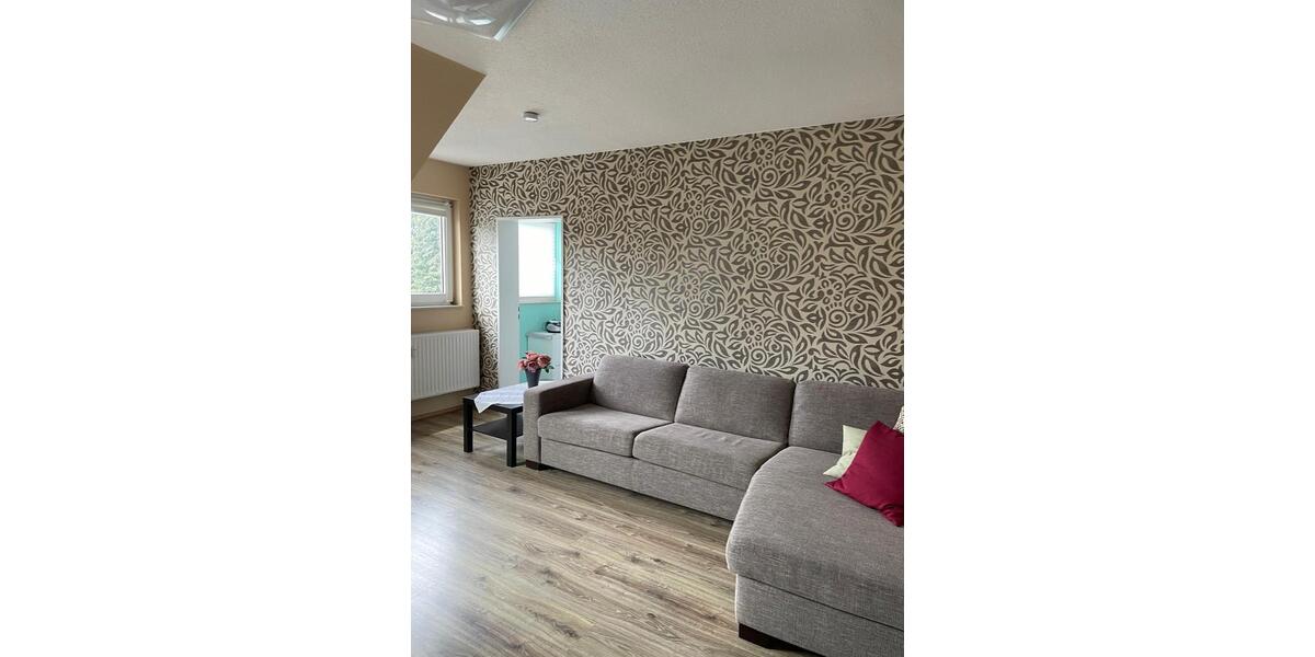 Dachgeschoßwohnung Remscheid Gemarkung Bergisch Born - 1 Zimmer, 50 m&sup2;, 400&euro; | Angebot:26311863