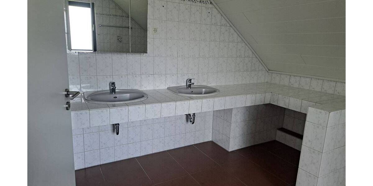 Mehrfamilienhaus, Wohnhaus Kürten - 7 Zimmer, 186 m&sup2;, 350.000&euro; | Angebot:20962648