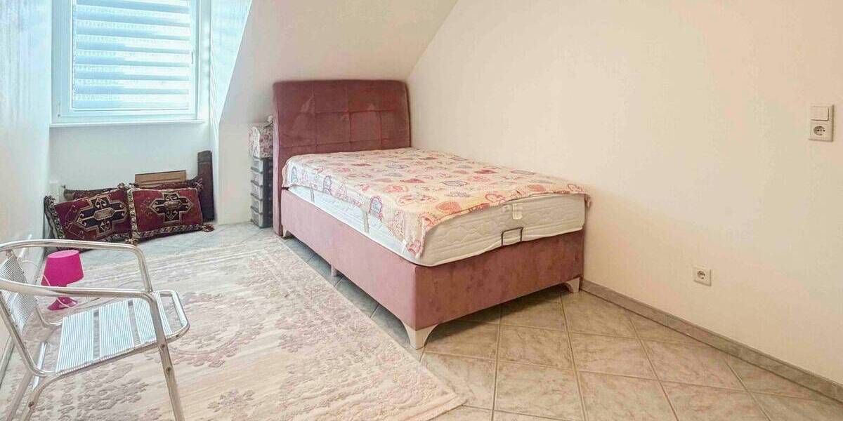 Reihenmittelhaus Köln Blumenberg - 7 Zimmer, 194 m&sup2;, 640.000&euro; | Angebot:26699570