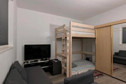 Sublet for 1 month - Studio Apartment Wohnung, with a garden 1 zimmer