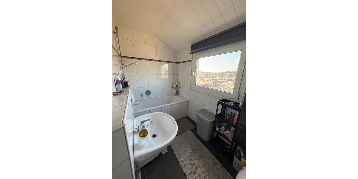 Dachgeschoßwohnung Remscheid Lüttringhausen - 3.5 Zimmer, 82 m&sup2;, 149.500&euro; | Angebot:27096081