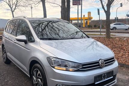 VW Touran 131.000 km 12.999 &euro; Köln 51107