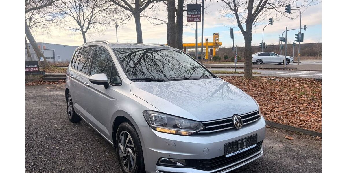 VW Touran 131.000 km 12.999 &euro; Köln 51107