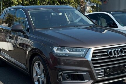 Audi Q7 275.700 km 23.700 &euro; Düsseldorf 40627