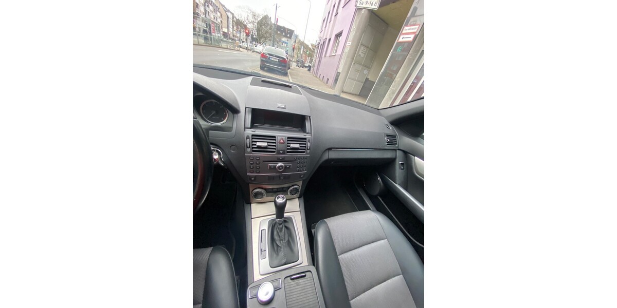 Mercedes-Benz C 350 185.000 km 8.000 &euro; Düsseldorf 40213