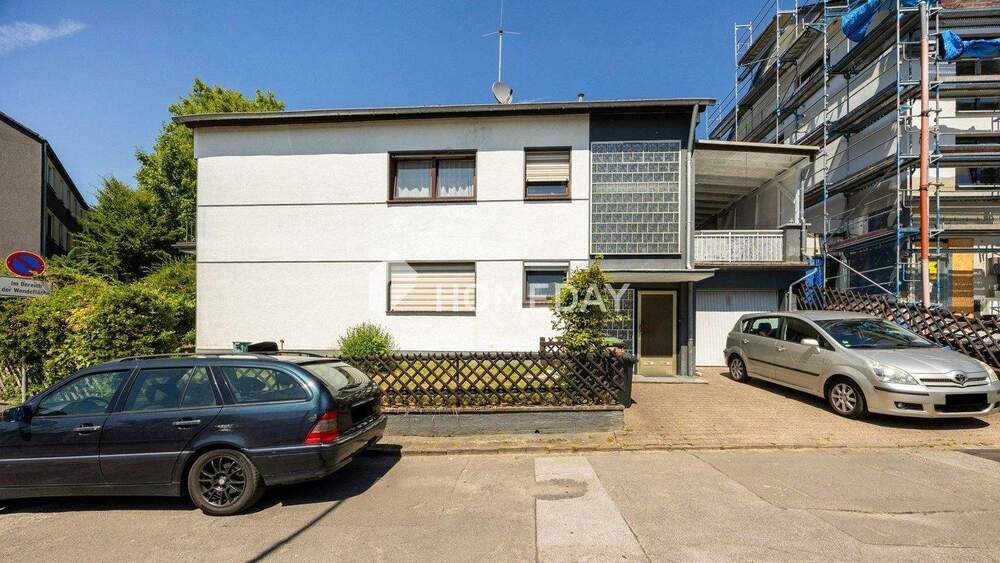 Mehrfamilienhaus mit Garten, Balkon und Raum für bis zu drei Wohnungen 8 zimmer