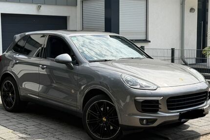 Porsche Cayenne 83.000 km 43.330 &euro; Köln 50858