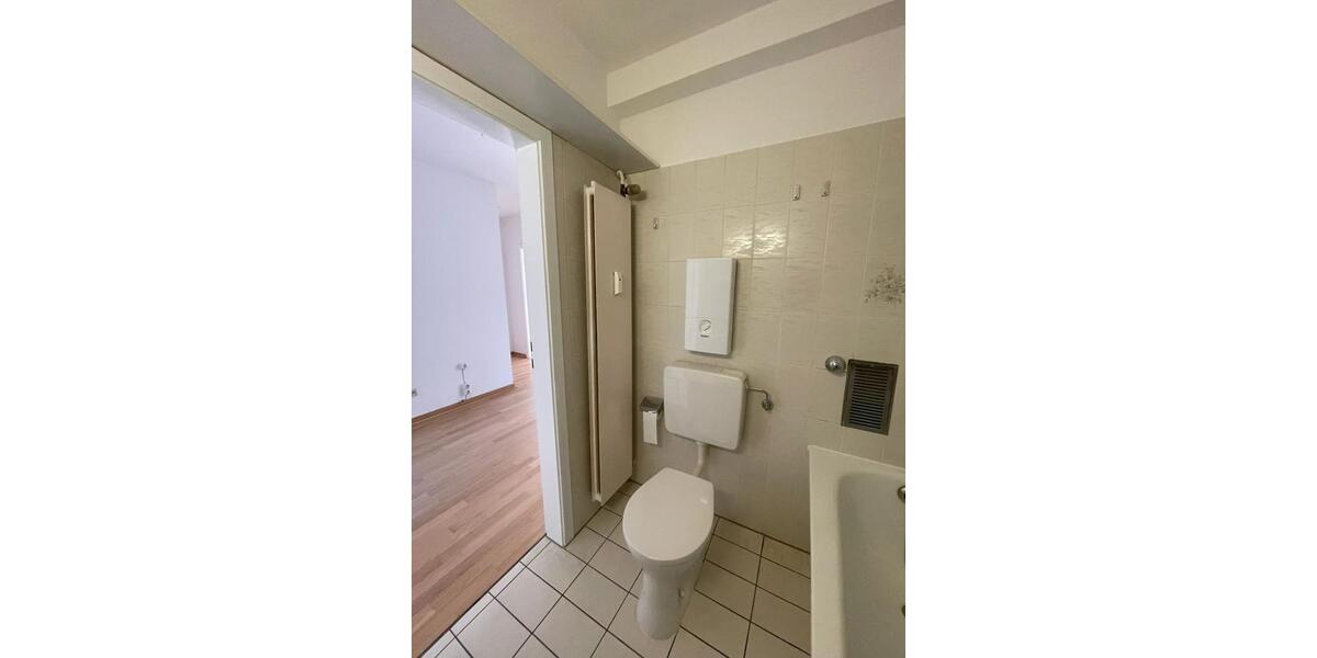 Etagenwohnung Düsseldorf Niederkassel - 3 Zimmer, 85 m&sup2;, 1.235&euro; | Angebot:26215019