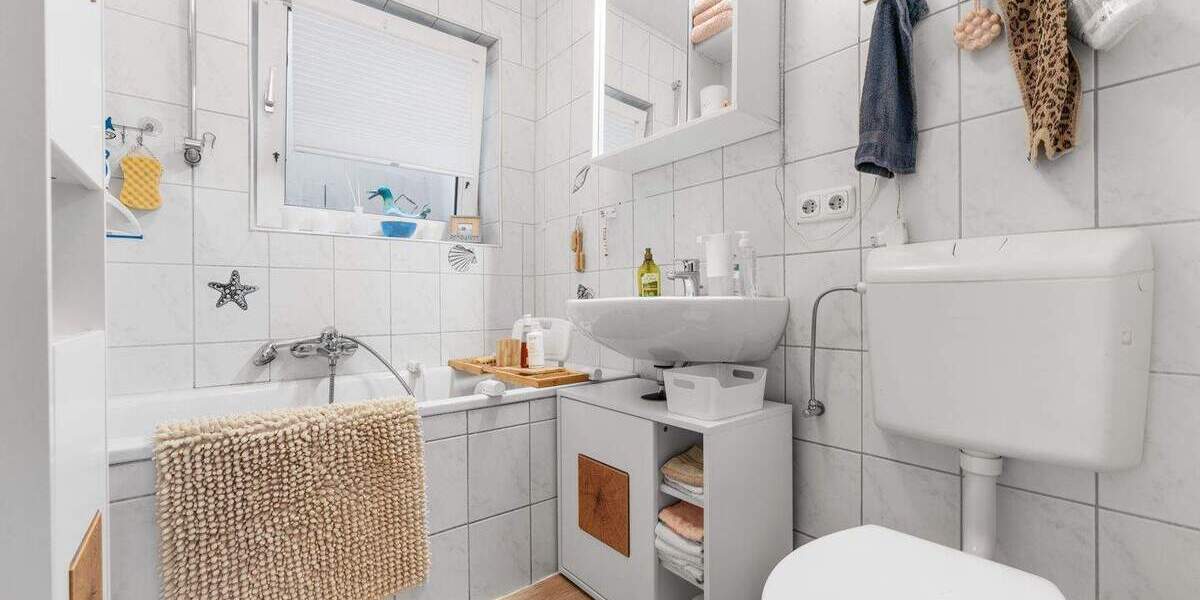 Mehrfamilienhaus, Wohnhaus Odenthal Hüttchen - 8 Zimmer, 251 m&sup2;, 399.000&euro; | Angebot:25387766