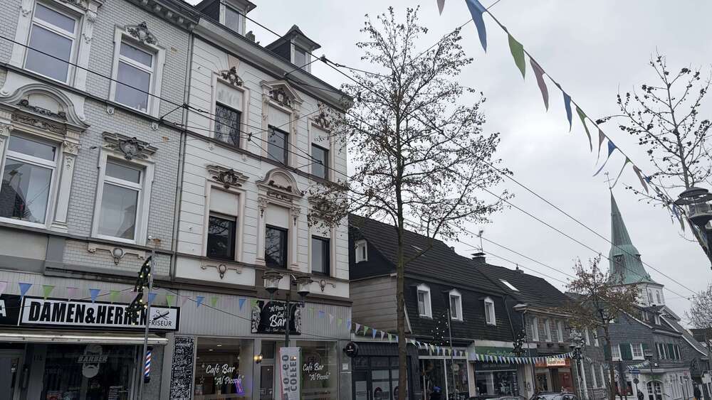 Haus zum Kaufen in Solingen 449.000 € 181.38 m² 7 zimmer