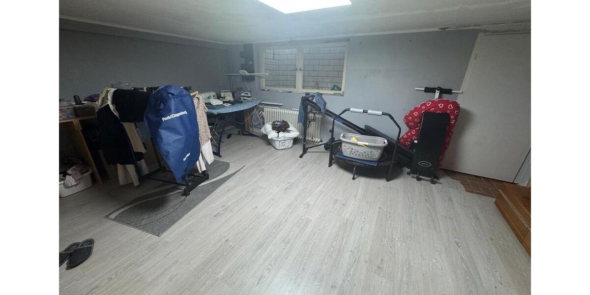 Reihenmittelhaus mit Keller in Niederkassel 5 zimmer