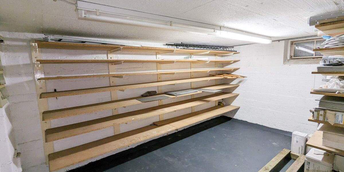 Gepflegtes 1-2-Familienhaus mit Palmengarten und Garage sucht nette Eigentümer 7 zimmer