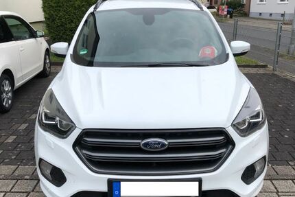 Ford Kuga 107.000 km 14.200 € Leverkusen 51375