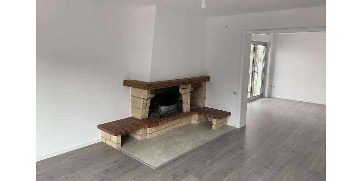 Freist. Einfamilienhaus Haus m. Schwimmbad u. Sauna zu vermieten 6 zimmer