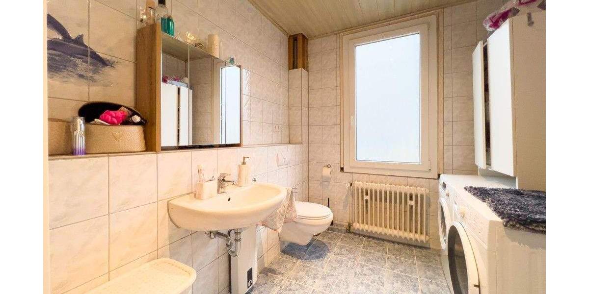 Reihenmittelhaus Solingen Höhscheid - 6 Zimmer, 145 m&sup2;, 319.000&euro; | Angebot:24846560