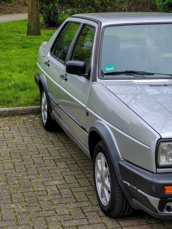 VW Jetta 184.000 km 4.000 € Düsseldorf 40213