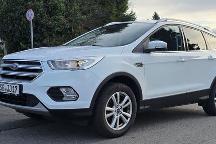 Ford Kuga 83.000 km 10.900 &euro; Solingen 42653