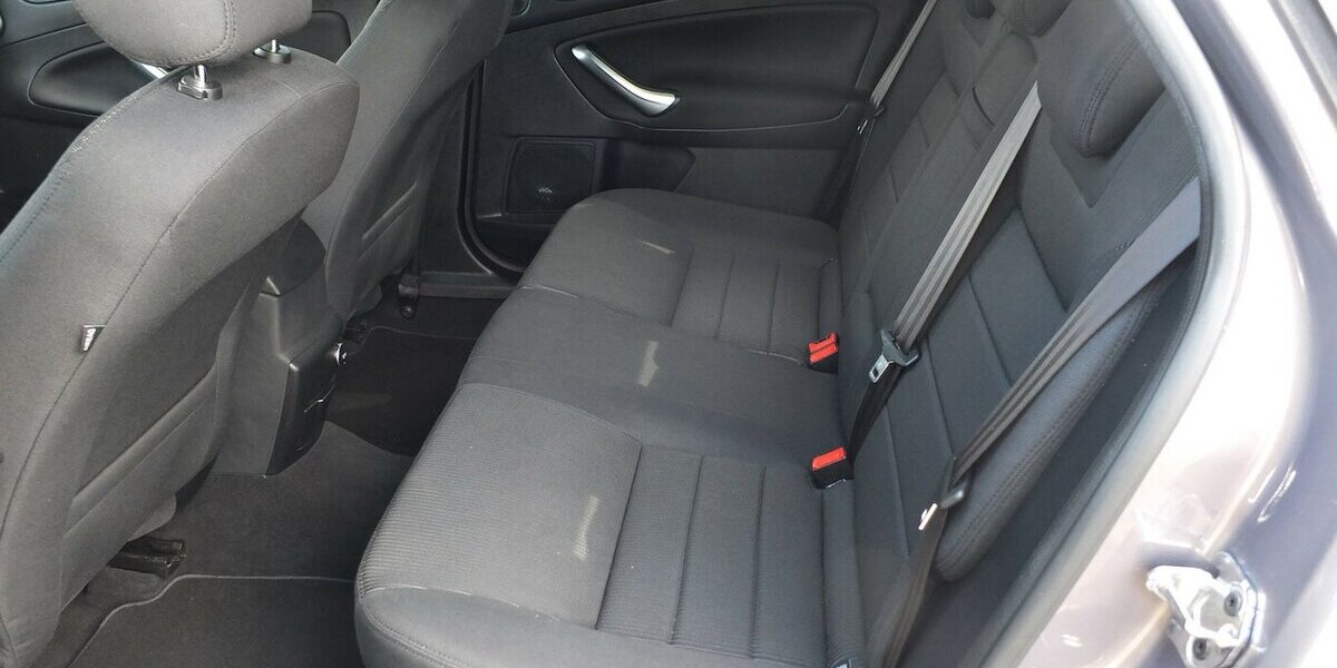 Ford Mondeo 2.0TDCi WM26: NAVI XENON PDC AHK BLUETOOTH 143.215 km 8.908 &euro; Köln 50858