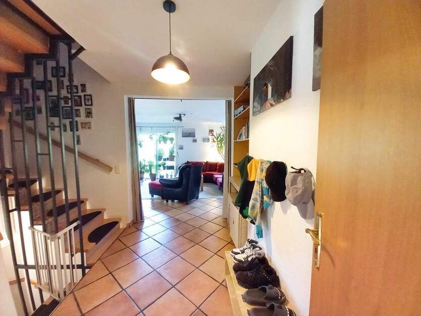 CITYHOUSE: Schöne Doppelhaushälfte mit großem Garten, Hobbyraum Souterrain, Keller, Terrasse 4 zimmer