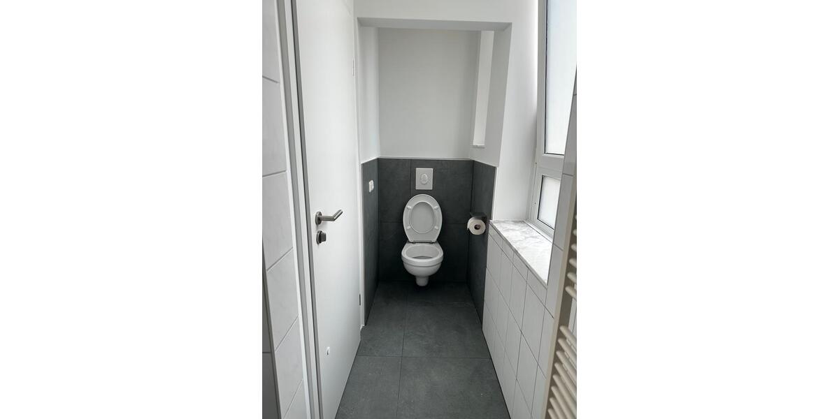Etagenwohnung Brühl - 3 Zimmer, 90 m&sup2;, 1.200&euro; | Angebot:25418912