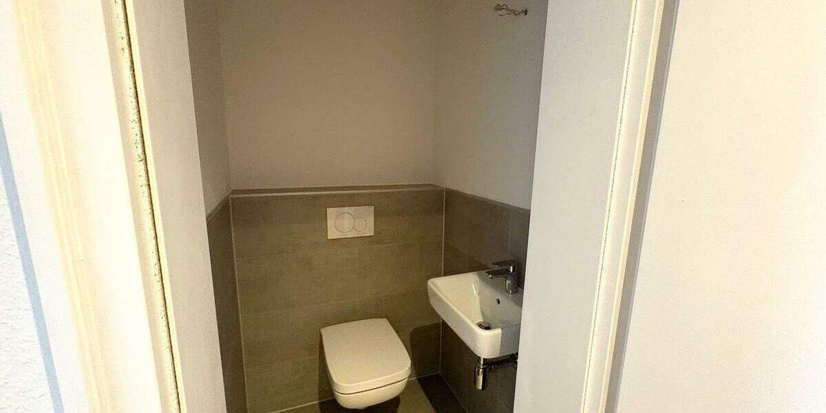 Etagenwohnung Köln Bayenthal - 4 Zimmer, 102 m&sup2;, 1.710&euro; | Angebot:25677110