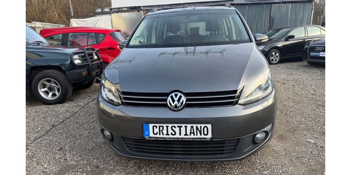 VW Touran 221.000 km 7.499 &euro; Köln 51107