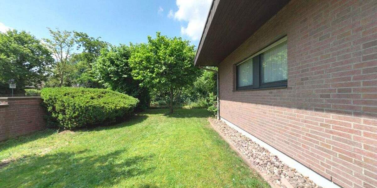 großzügiges, freistehendes Einfamilienhaus mit schönem Garten und Erftblick 6 zimmer