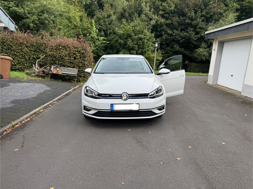 VW Golf 98.000 km 14.000 € Lohmar 53797