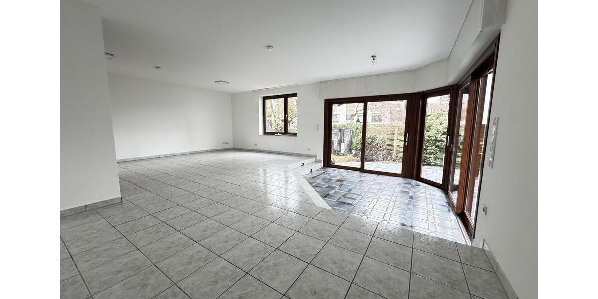 Erdgeschoßwohnung Bergisch Gladbach Paffrath - 3 Zimmer, 109 m&sup2;, 1.450&euro; | Angebot:25271153