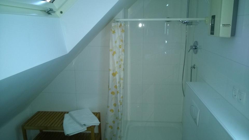 Dachgeschoßwohnung Düsseldorf Stadtbezirk 8 - 1 Zimmer, 35 m&sup2;, 650&euro; | Angebot:25612762