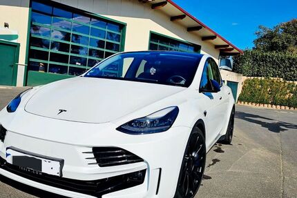 Tesla Model Y 40.000 km 36.500 € Overath 51491