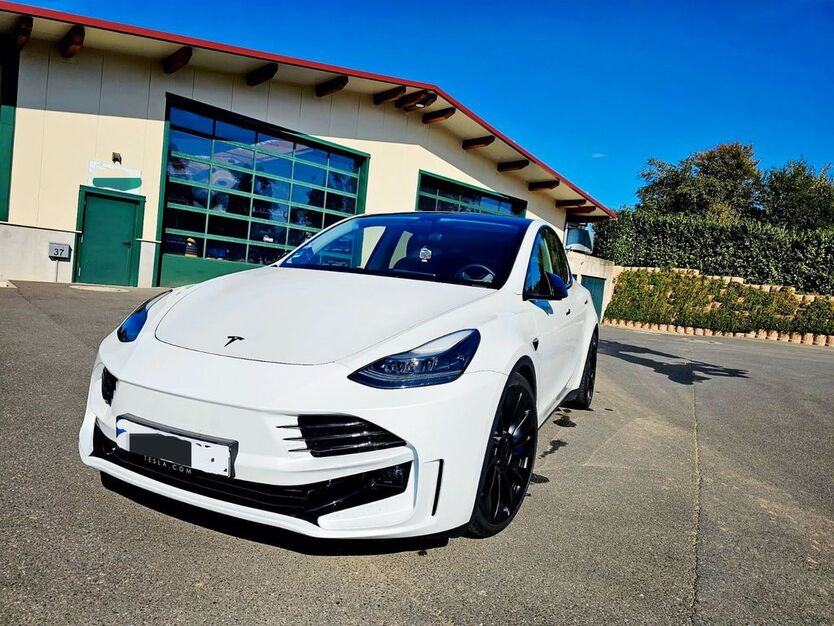 Tesla Model Y 40.000 km 36.500 € Overath 51491