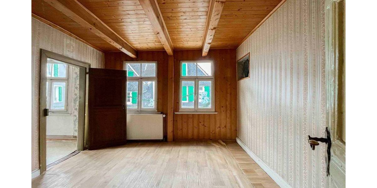 Einfamilienhaus Solingen Gräfrath - 6 Zimmer, 160.000&euro; | Angebot:26876045