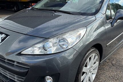 Peugeot 207 175.587 km 2.500 € Köln 50823