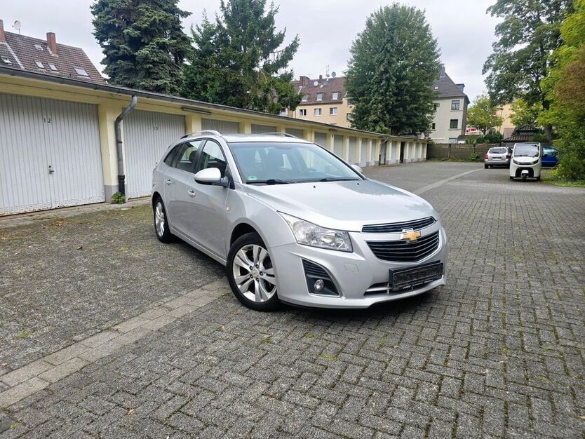 Chevrolet Cruze 198.144 km 5.450 € Düsseldorf 40231