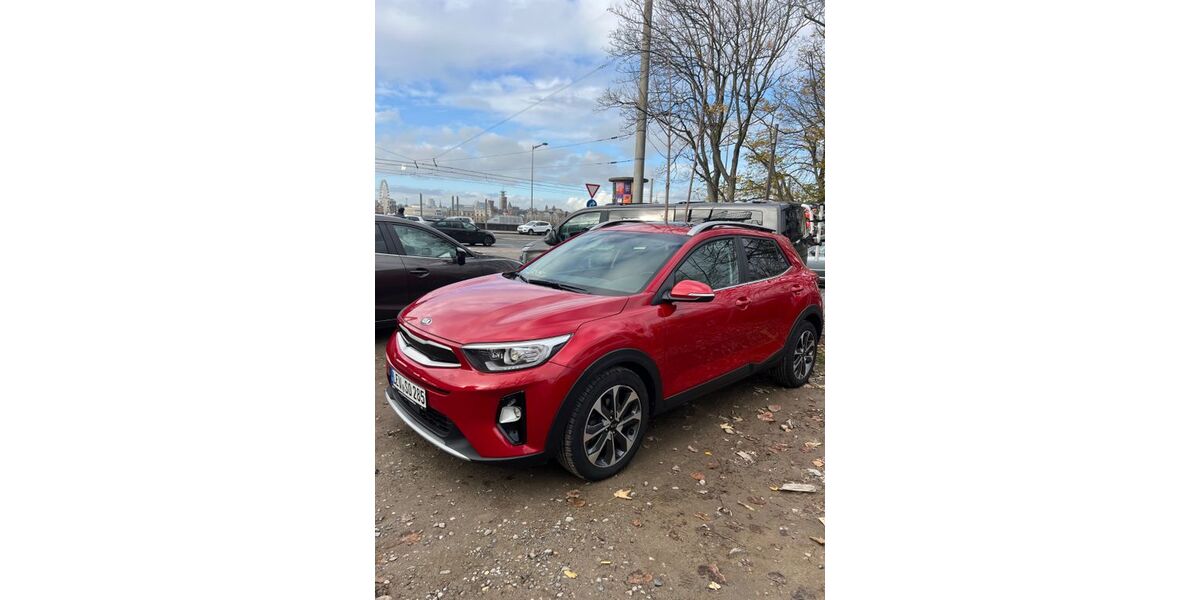 Kia Stonic 108.000 km 12.500 &euro; Köln 50679