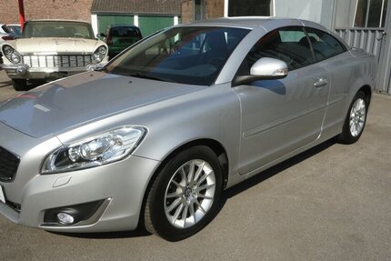 Volvo C70 2,0 D/130 KW 1.Hand Leder+Xenon+Klima Top 151.550 km 12.490 &euro; Neuss 41462