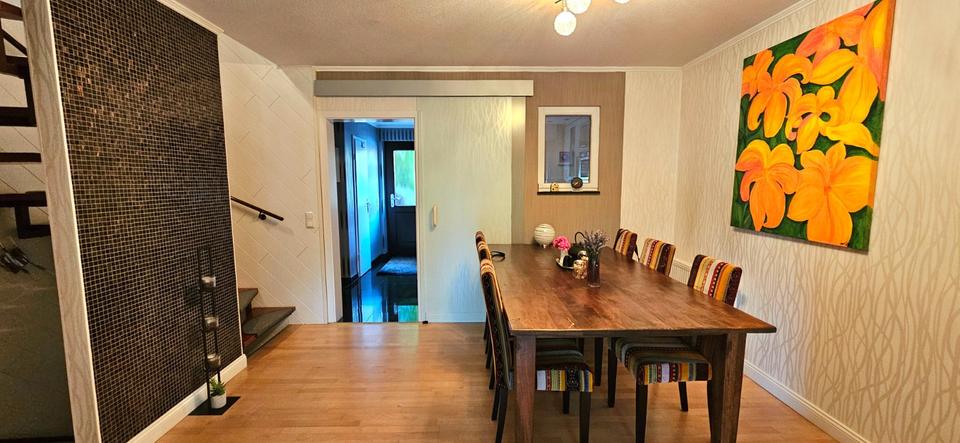 Schönes Einfamilienhaus mit Garage und 2 Stellplätzen 5 zimmer